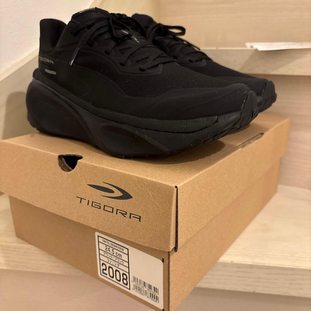 TIGORA ランニングシューズ