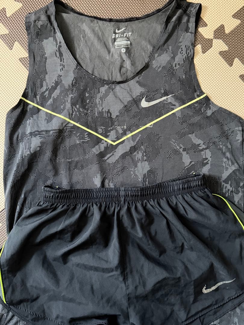 Nike Dri-FIT ランニングシャツ&ランニングパンツS